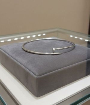 Aro prego inspiração no aço inoxidável