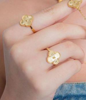 Anel trevo classic banho ouro 18k